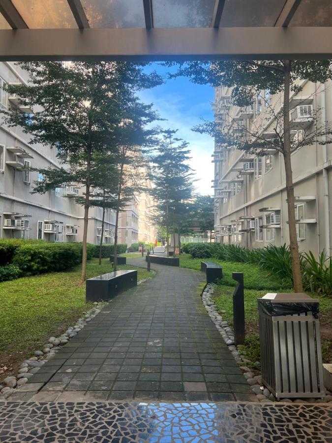 Too In Apartment Manila
